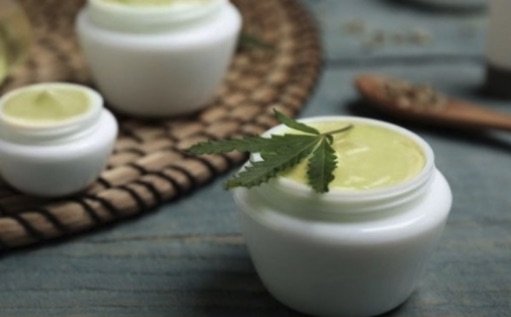 Cosmetici alla canapa – 6 motivi per cui dovresti provarli!