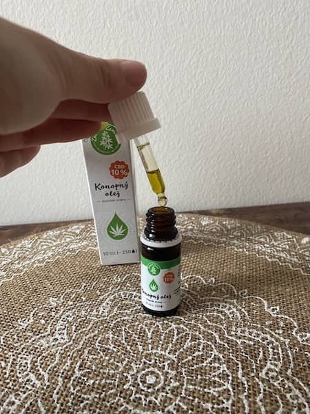 10-kropli-oleju-CBD