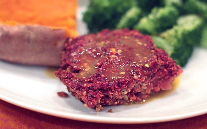 Cékla Stroganoff módra, kendermaggal