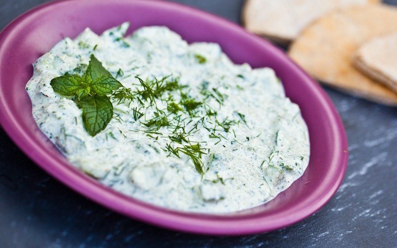 Nyers vegán tzatziki kendermaggal