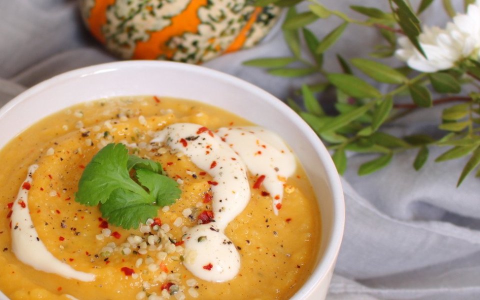 Sütőtökös kender leves