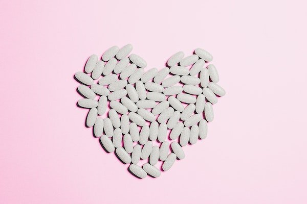 A CBD kölcsönhatása a szív és vér gyógyszerekkel