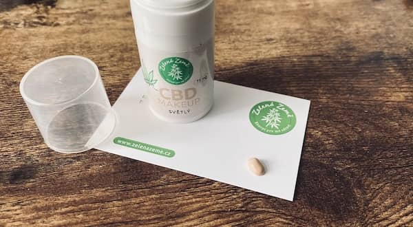 cbd makeup alapozo light