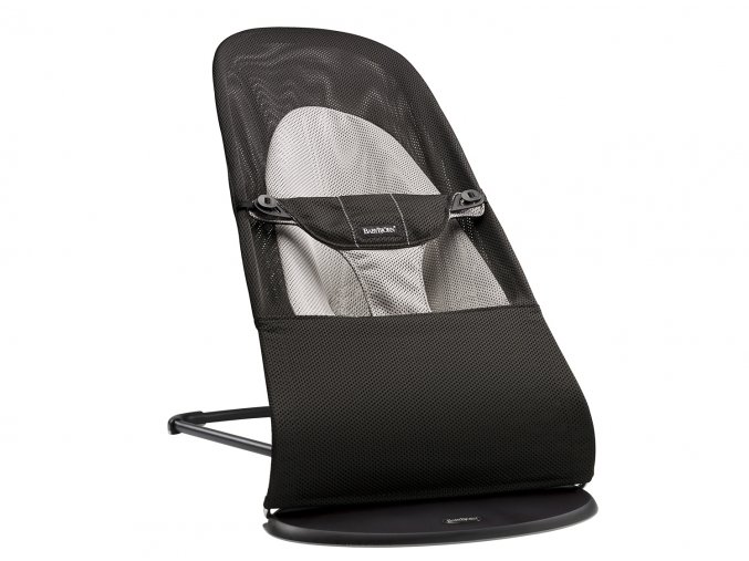 Lehátko Babybjörn Balance Soft Black/Gray Mesh  + osuška zdarma