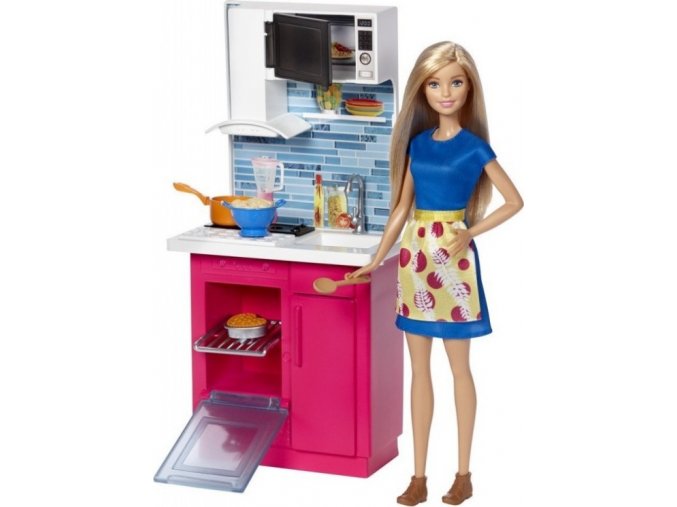 Barbie panenka v kuchyni