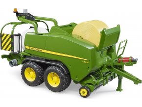 Bruder 02032 Lis na balíky John Deere C441R 1:16