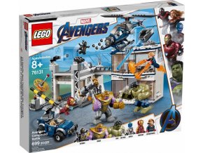 LEGO® Super Heroes 76131 Bitva o základnu Avengerů