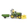 Bruder 62104 Užitkové vozy - bworld traktor John Deere s přívěsem a zahradníkem
