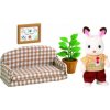 Sylvanian Families 5013 Nábytek čokoládových králíků - taťka na pohovce