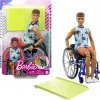 Barbie Ken na invalidním vozíku v modrém kostkovaném tílku