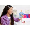 Barbie Extra Stylová blondýnka v světlemodré sukni a bundě s pejskem