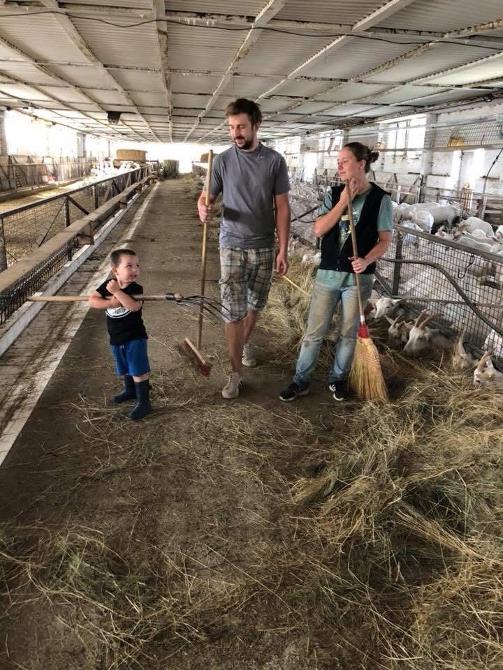 Rodinný moment na farme CAPRAMILK