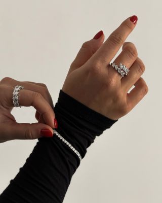 Šperky, které promění každý look na nezapomenutelný. 🖤