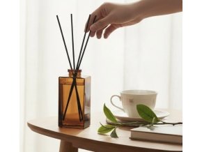 Luxusni parfem 150ml green tea s tycinkami