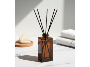 Luxusni parfem v difuzeru 150ml s tycinkami