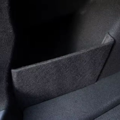 rozdelovac kufru tesla model 3