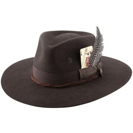 Pánský vlněný klobouk UNCONDITIONAL – čokoládově hnědý, ručně zdobený s kartami a peřím