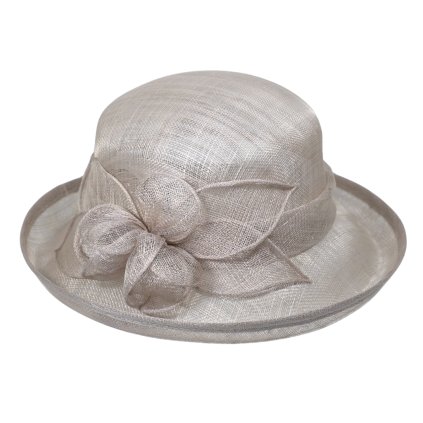 Cloche šedo béžový slavnostní klobouček s ozdobou - ze sisálové slámy