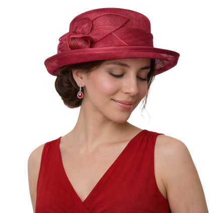 Cloche červený slavnostní klobouček s ozdobou - ze sisálové slámy