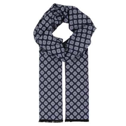 Modrá šála se vzorem od Fiebig