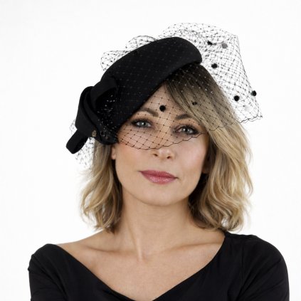 Dámská černá plstěná lodička se závojem