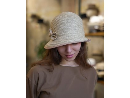 Letný dámsky nemačkavý béžový klobúk s mašličkou - cloche - Seeberger