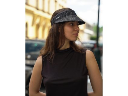Slamený čierny šilt proti slnku
