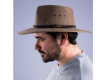 Statesman Countryman – klobúk Vojtecha Kotka