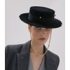 Dámsky luxusný čierny klobúk Ruslan Baginskiy - Chain Strap Canotier Hat