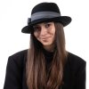 Dámsky nemačkavý čierny klobúčik - Jana