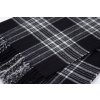 Vlnená čiernobiela kockovaná šála s brmbolcami