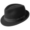 Bailey Wynn – čierny trilby s malým okrajom