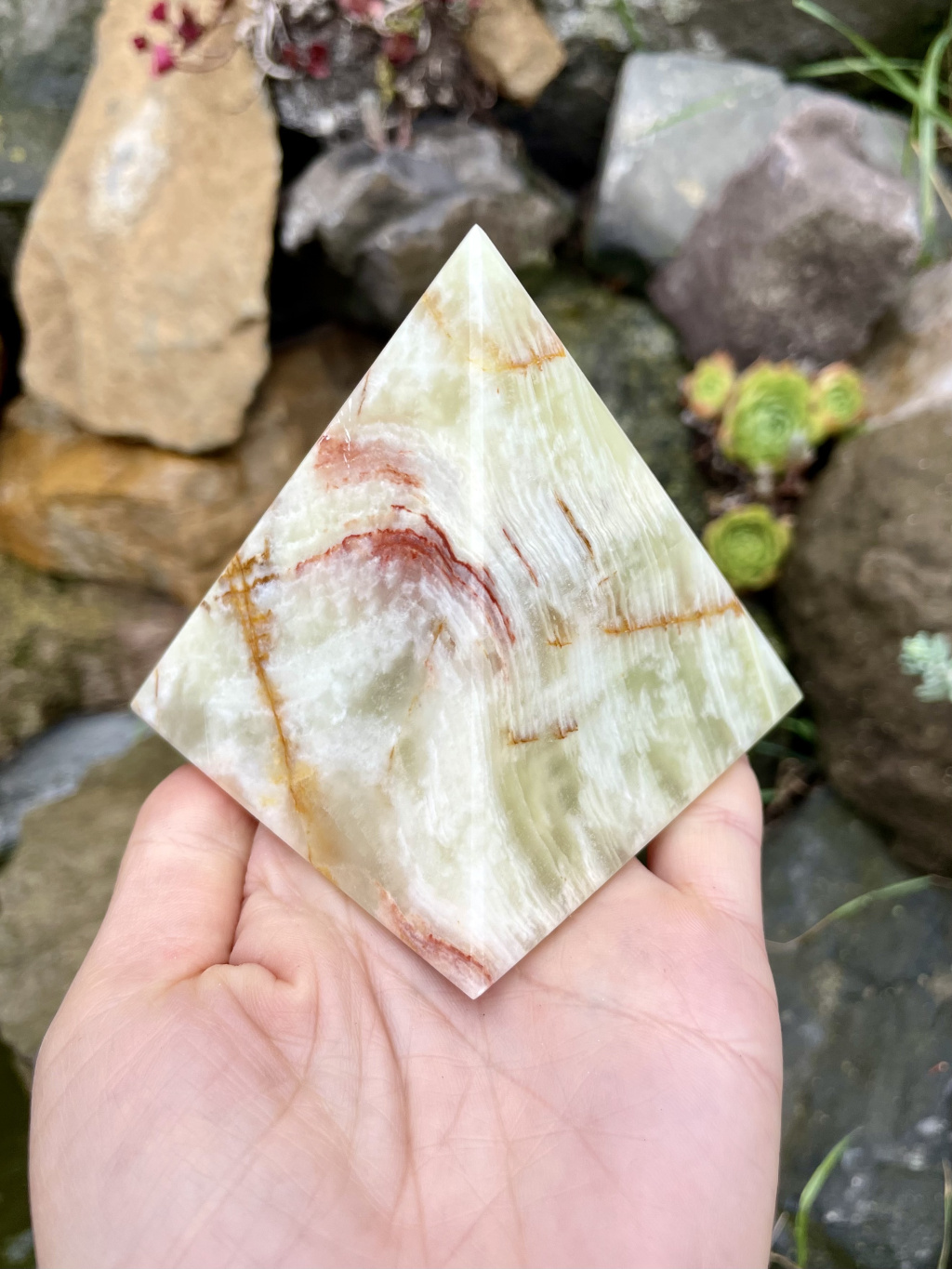 pyramida aragonitová zlatý onyx Moc blesku č.1 G2 894 4