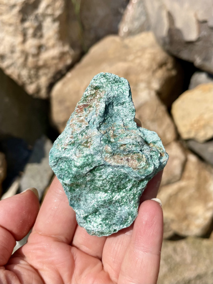 fuchsit surový malý zelený diamant 1a