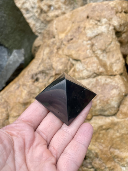 pyramida šungitová 4 cm