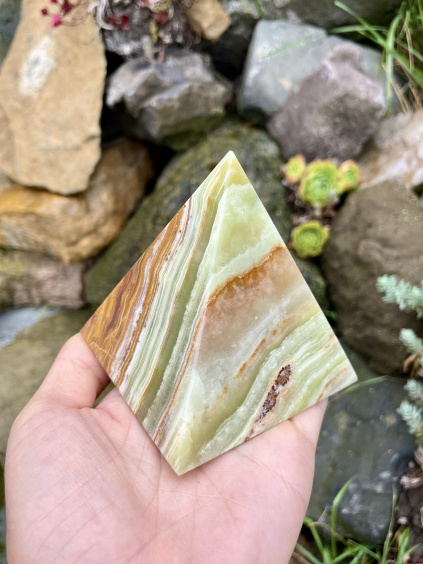 pyramida aragonitová zlatý onyx Síla Země č.1 G2 894 9