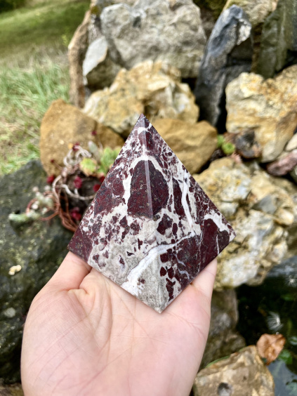 pyramida z červeného onyxu Západ Slunce č.1 B2 782 10