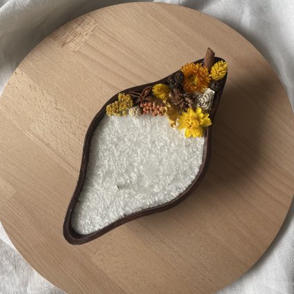 Dekor sviečka v keramike hnedá loďka vlnka