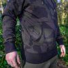 AVID CARP DISTORTION CAMO HOODIE (Velikost Medium)