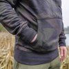 AVID CARP DISTORTION CAMO HOODIE (Velikost Medium)