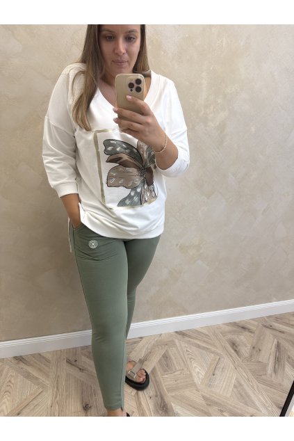 Top White-green flower