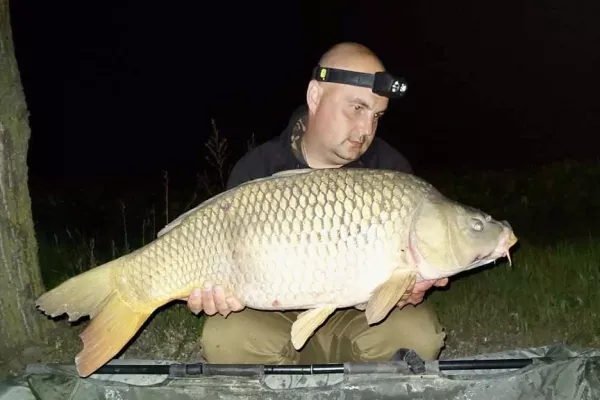 Prvá tohtoročná rybačka na Dolnobarskom rybníku