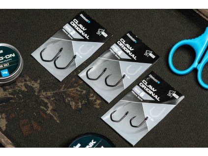 nash claw haciky.jpg1