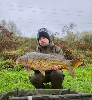 Zimní kaprařina má své kouzlo 🥶🥶 a jistota v podobě kuličky #ONLY 💪🍀🍀 #carpsonbaits #boiliesztřebíče #kapřijenomkapři