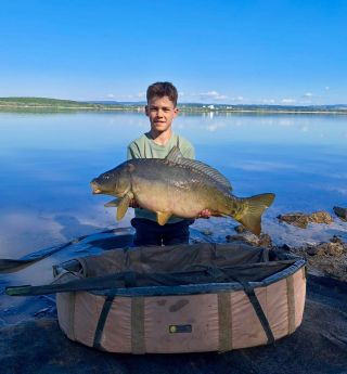 Další krásný Vojtův lysec z Rozkoše 👌👌👌 #carpsonbaits #boiliesztřebíče #CB1 #kapřijenomkapři