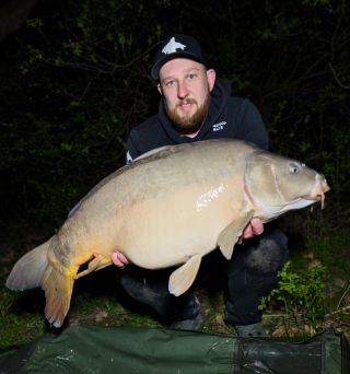 Kuzma a jeho výstavní lysec na kuličku #CHILLU👌👌👌 #carpsonbaits #boiliesztřebíče #kapřijenomkapři