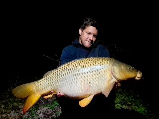 Radek a jeho další pěkná ryba letošní sezóny 🐟 Gratulace 👍👍👍 #carpsonbaits #boiliesztřebíče #ONLY #kapřijenomkapři