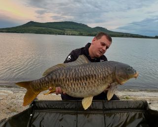 Krásná a velmi zajímavá ryba z “pětky” 👌👌👌 #carpsonbaits #boiliesztřebíče #ONLY #kapřijenomkapři