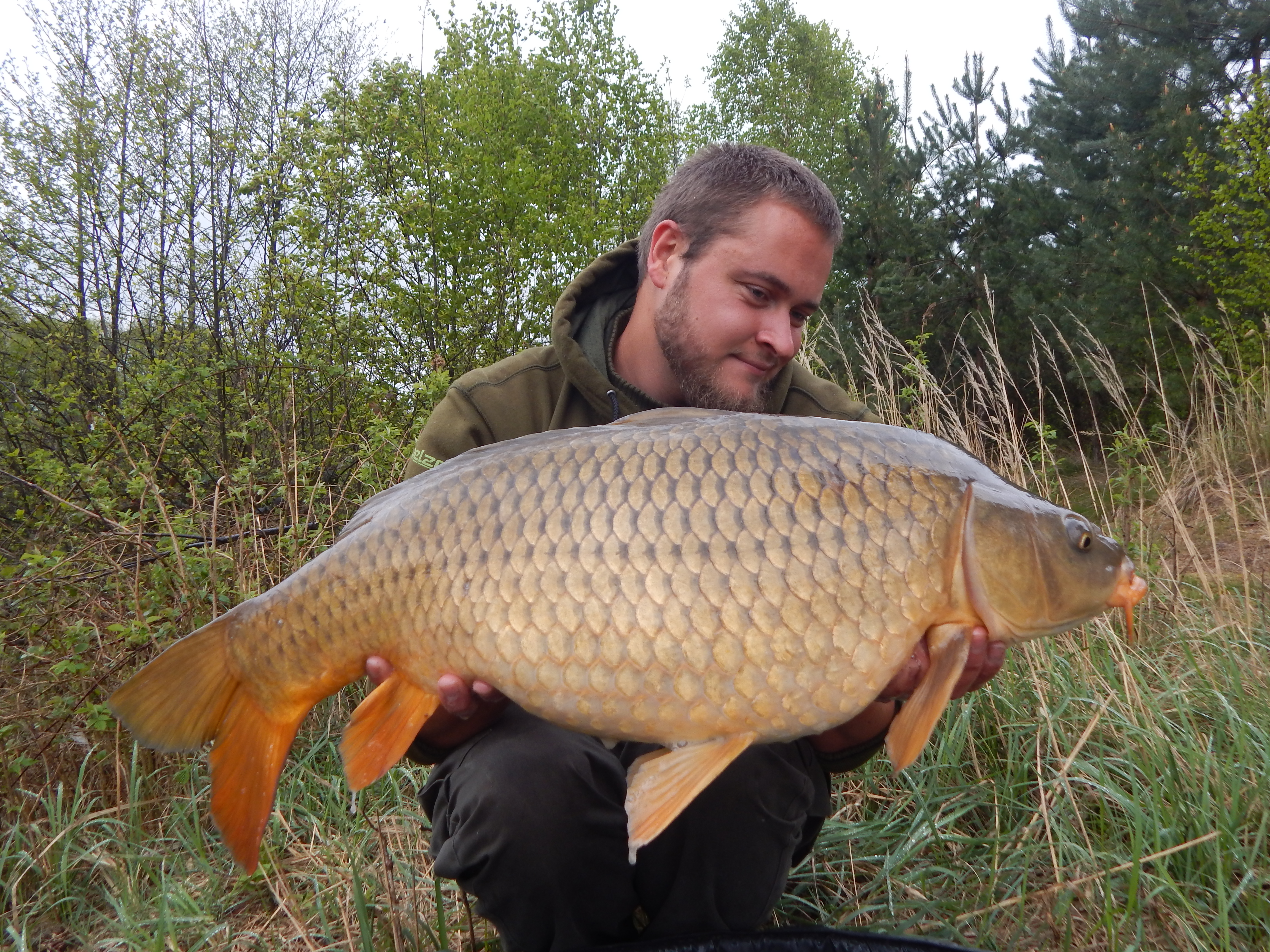 Rychlá akce v dešti.