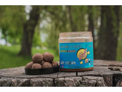 Boilies v dipu Scopex Squid